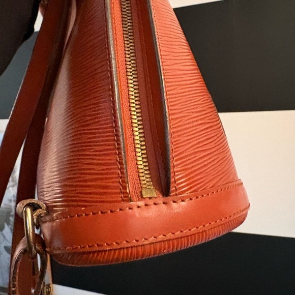 Louis Vuitton Epi Gobelins Backpack - Picture 4 of 11